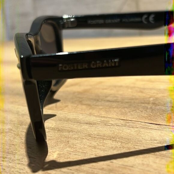 New Free People x Foster Grant Black Sunglasses with UV 400 Protection - Picture 3 of 5